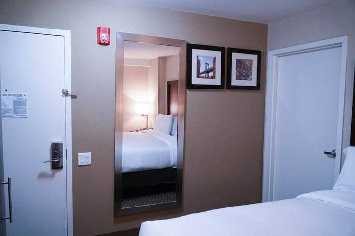 Room 19 of 43