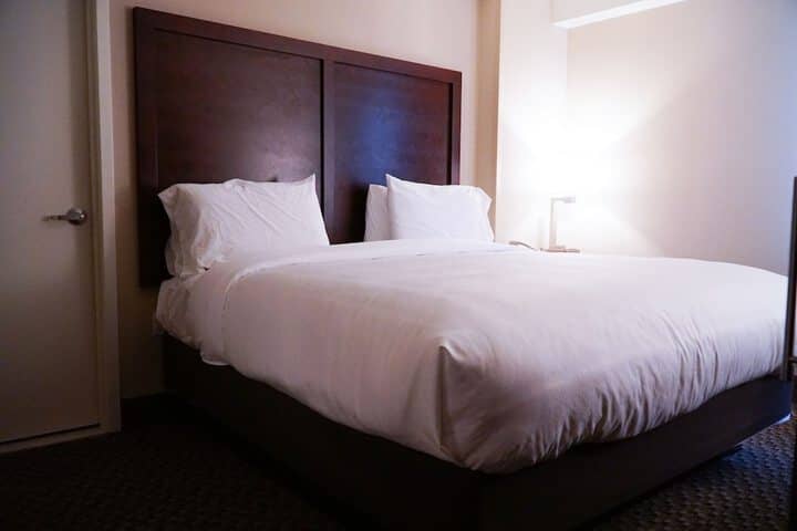 Room 8 of 43