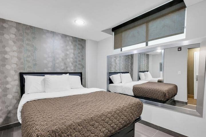Room 21 of 43
